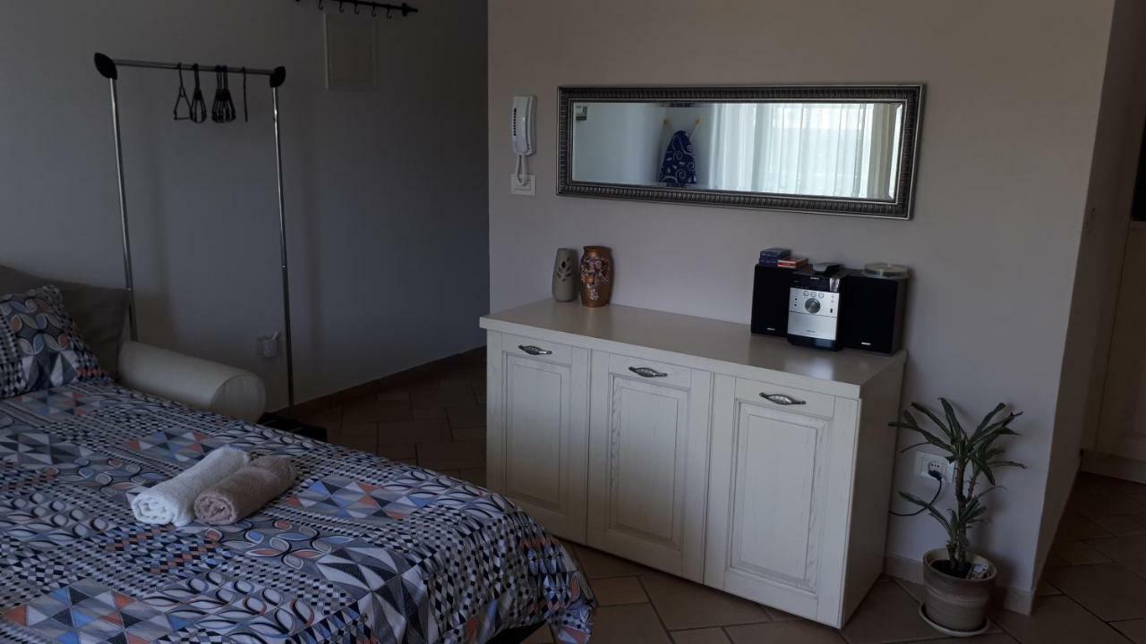 Apartment Lorenzo Pomer Ngoại thất bức ảnh